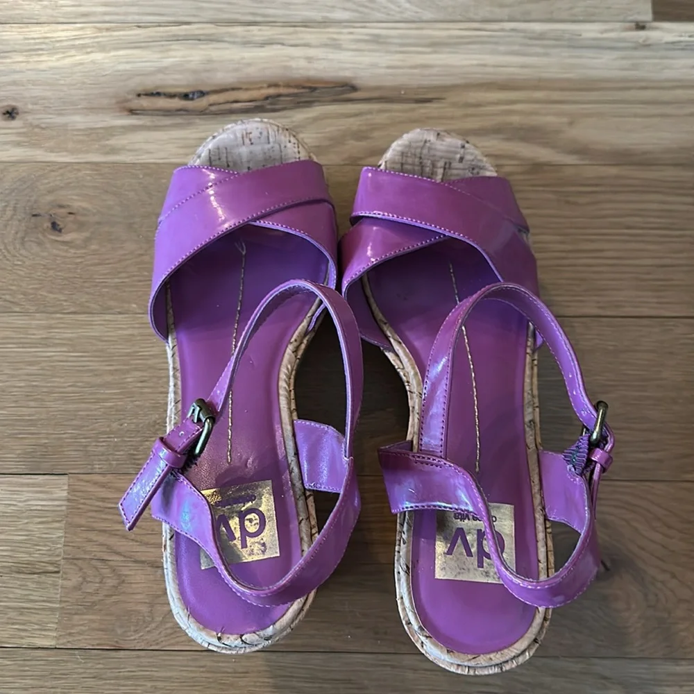 DV dolca vita purple wedge sandals - Picture 2 of 4